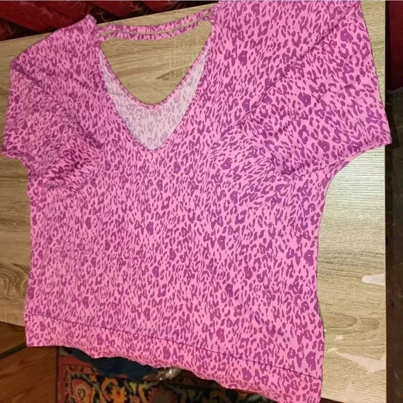 Torrid Hot Pink and Purple Leopard Print Strappy Back Double V Top Tee 2X - Picture 3 of 5